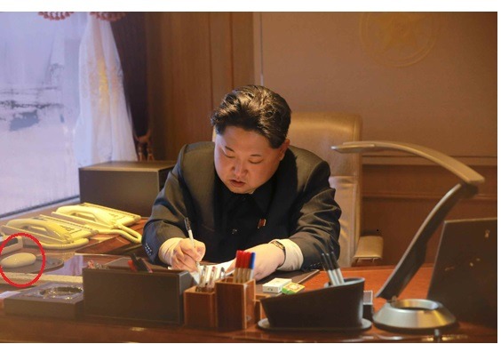 김정은 책상의 애플 마우스?